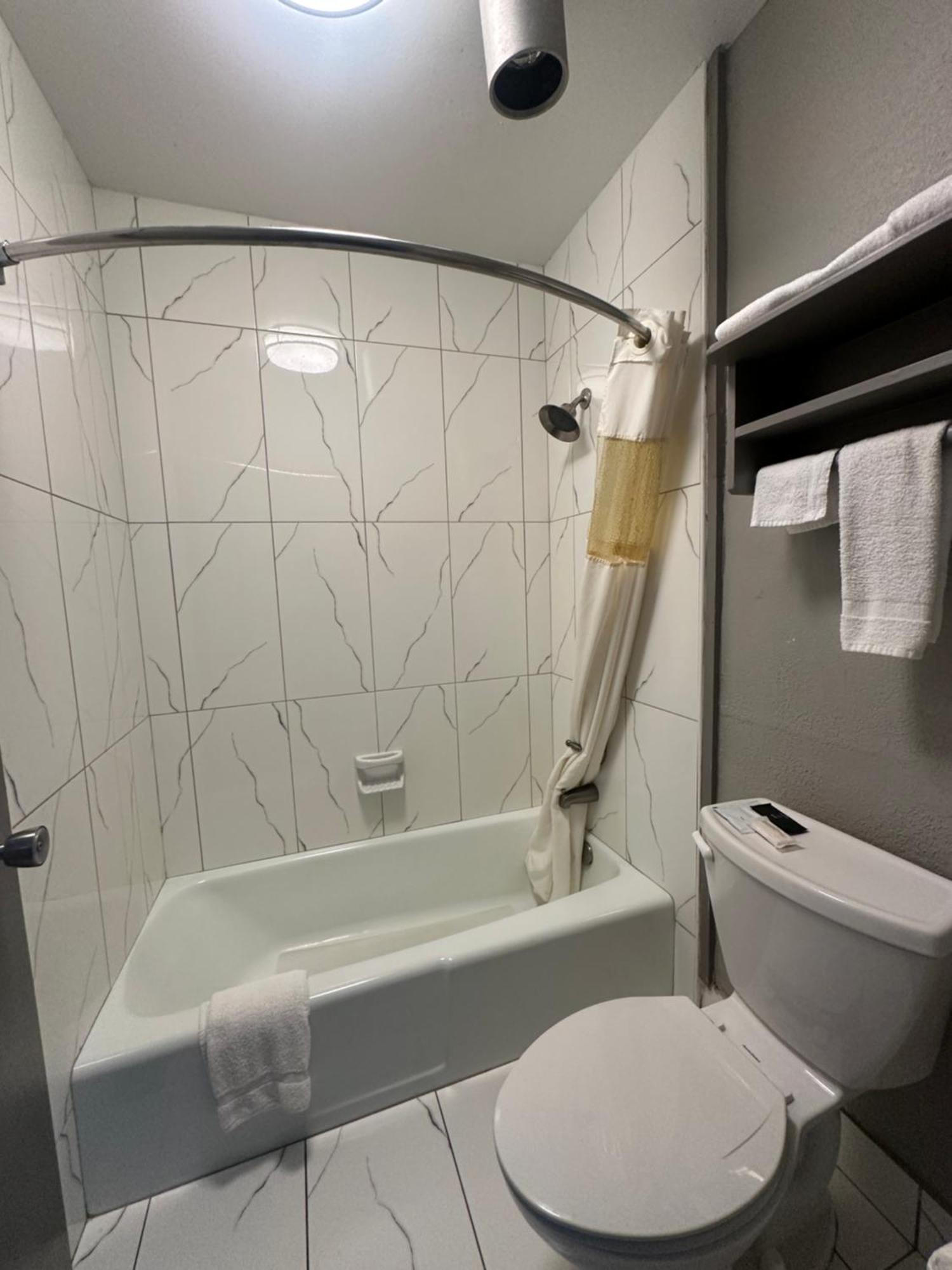 Executive Inn Locust Grove By Capital O Extérieur photo